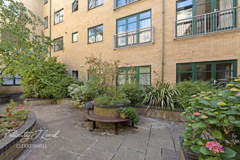 2 bedroom flat for sale, Silverdale Court, Goswell Road, Clerkenwell, EC1