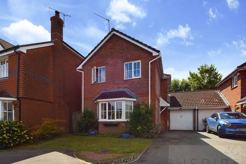 3 bedroom link detached house for sale, Pagewood Close, Crawley RH10