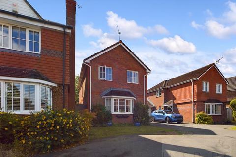 3 bedroom link detached house for sale, Pagewood Close, Crawley RH10