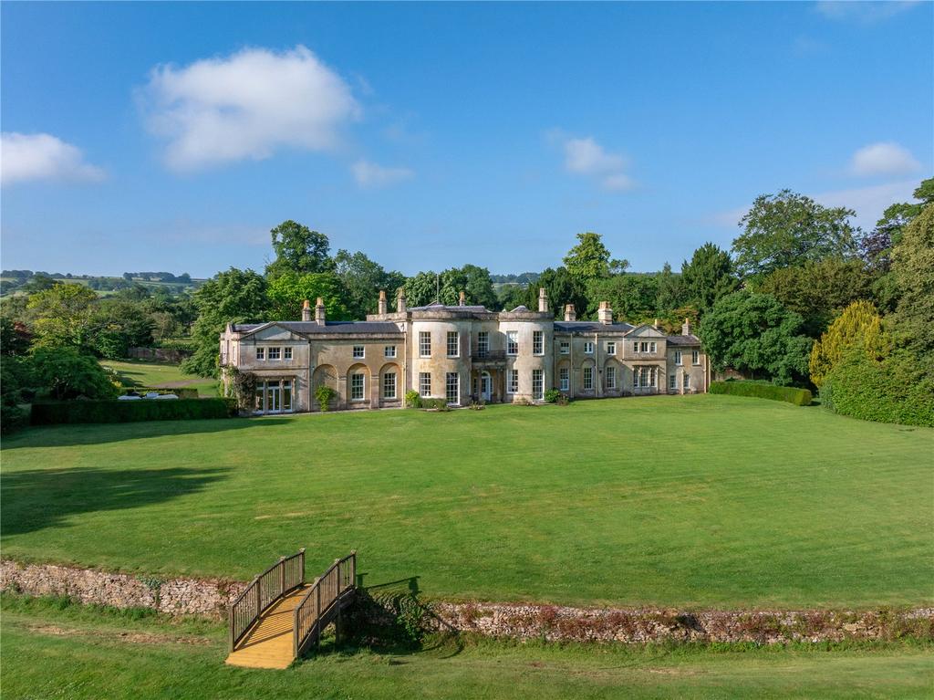 Harptree Court