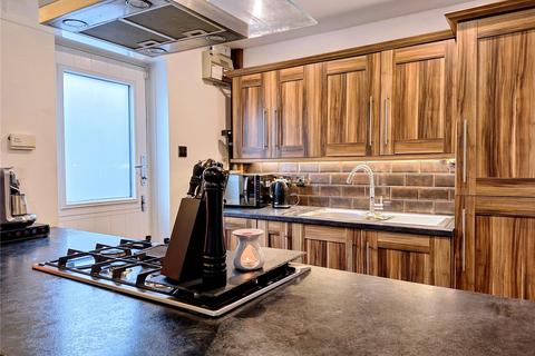 12 Burns Close, Oldham, OL1 4RE