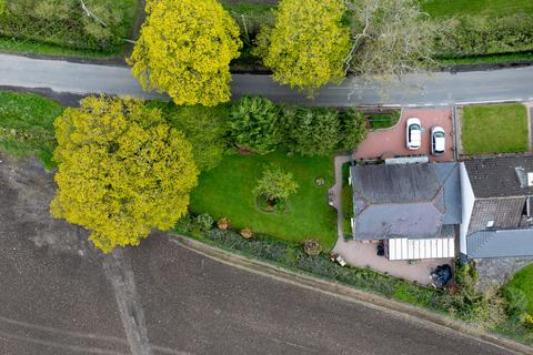 2 bedroom detached bungalow for sale, Wood Lane, Earlswood