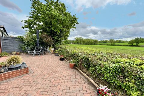 undefined, Wood Lane, Earlswood