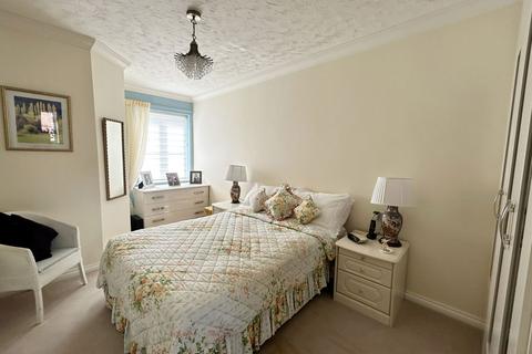 2 bedroom retirement property for sale, Woolmans Lodge, Solihull Road, Shirley