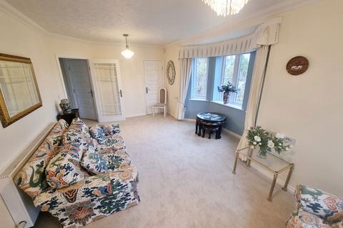 2 bedroom retirement property for sale, Woolmans Lodge, Solihull Road, Shirley