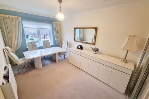 2 bedroom retirement property for sale, Woolmans Lodge, Solihull Road, Shirley