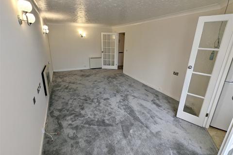2 bedroom flat for sale, Barons Court, Old Lode Lane, Solihull
