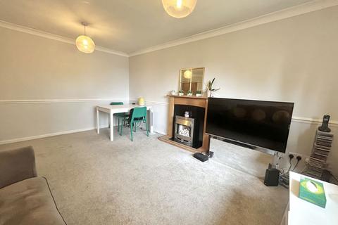 2 bedroom maisonette for sale, High Street, Shirley