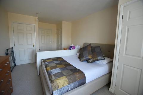 8 Collingtree Court, Solihull, B92 7HU