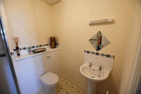 8 Collingtree Court, Solihull, B92 7HU