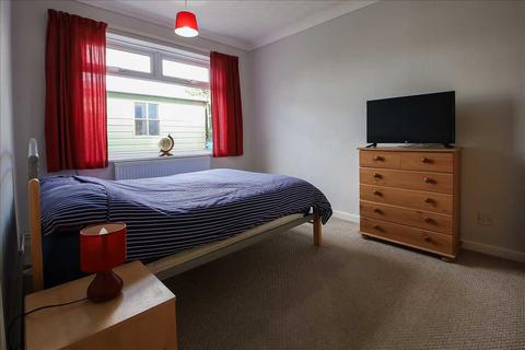197 Burrs Road, Clacton-on-sea, CO15 4LN