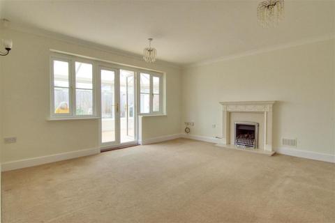 3 bedroom bungalow for sale, Brightlingsea CO7