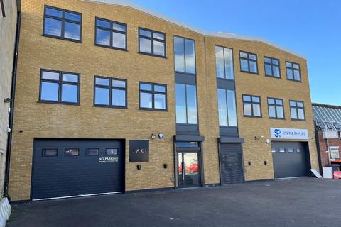 Industrial unit to rent, Haringey N11