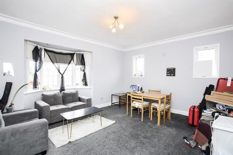 3 bedroom apartment to rent, Golders Court, Woodstock Road, Golders Green, NW11