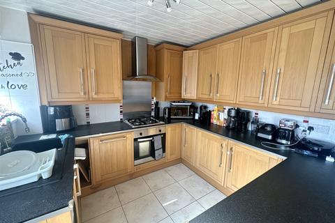 3 bedroom terraced house for sale, Coniston Close, Hall Green
