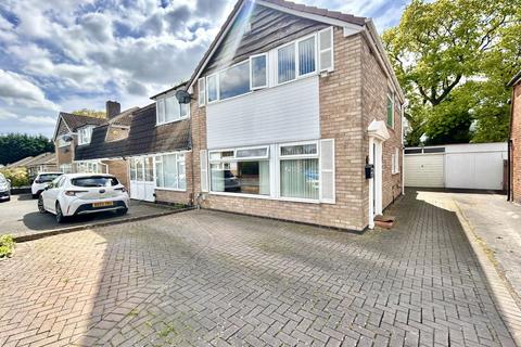 28 Bronte Farm Road, Shirley, Solihull, B90 3DE