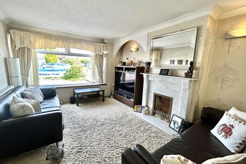 28 Bronte Farm Road, Shirley, Solihull, B90 3DE