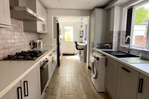 28 Bronte Farm Road, Shirley, Solihull, B90 3DE