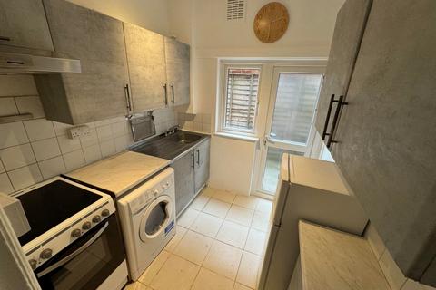 2 bedroom flat to rent, Peploe Road, London NW6