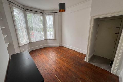 2 bedroom flat to rent, Peploe Road, London NW6