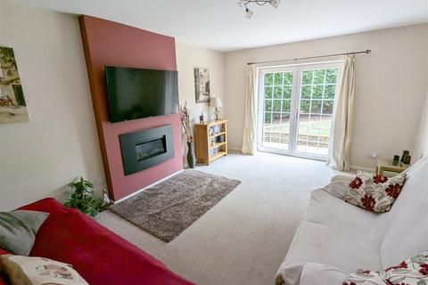 3 bedroom end of terrace house for sale, Windrush Road, Hollywood