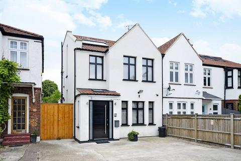 5 bedroom semi-detached house to rent, Granville road, Southfields, London, SW18