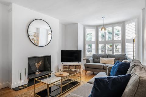 24a Ramsden Road, London, SW12 8QY