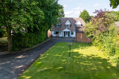 5 bedroom detached house for sale, Birchy Close, Dickens Heath, Solihull