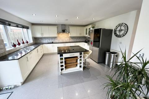 39 Birchy Close, Shirley, Solihull, B90 1QL