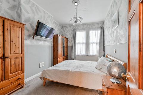 3 bedroom flat to rent, MARKHOUSE ROAD, LONDON, E17, Walthamstow, London, E17