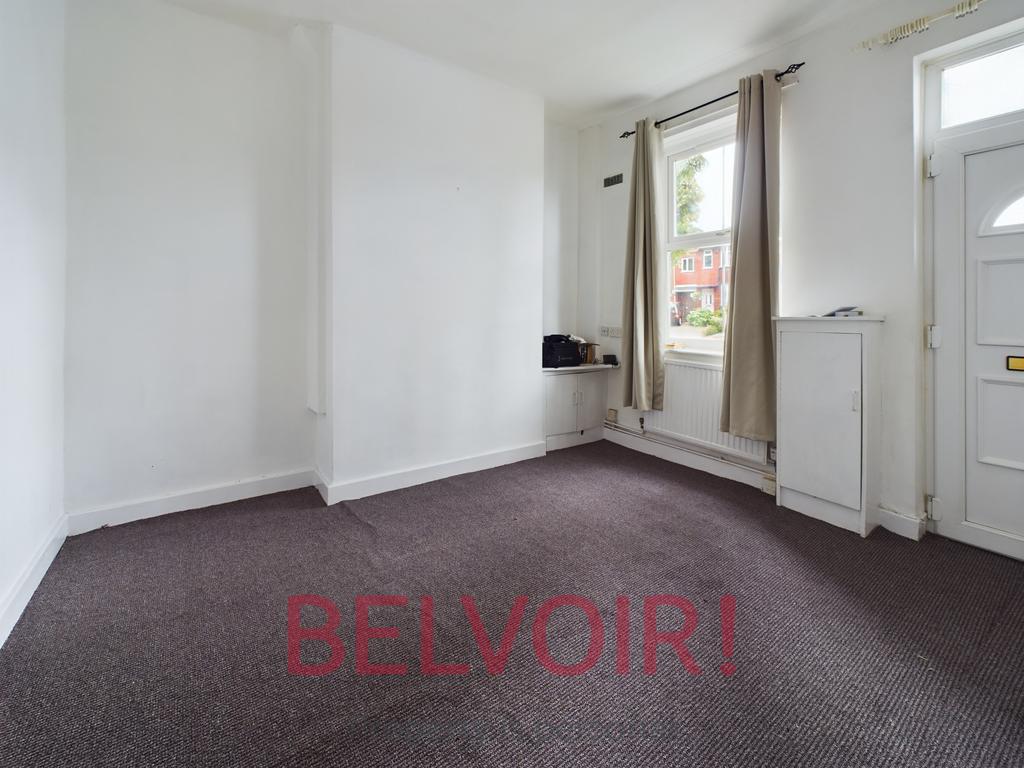 Belgrave Road, Dresden... 2 bed terraced house £650 pcm (£150 pw)