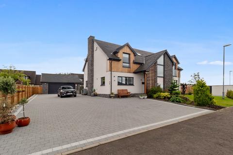 4 bedroom detached house for sale, Little Drumgray Wynd, Greengairs, Airdrie, North Lanarkshire, ML6 7FN