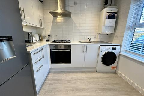 42 Avenbury Drive, Solihull, B91 2QZ
