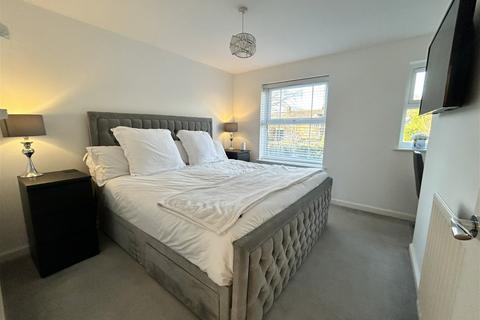42 Avenbury Drive, Solihull, B91 2QZ