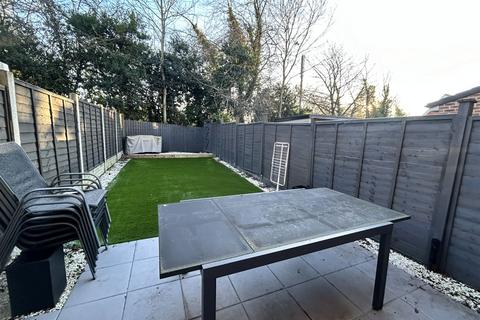 42 Avenbury Drive, Solihull, B91 2QZ