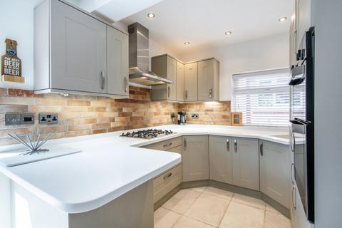 3 bedroom semi-detached house for sale, Richmond Road, Farsley, Pudsey, West Yorkshire, LS28