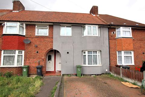 3 bedroom terraced house to rent, Becontree Avenue, Dagenham RM8