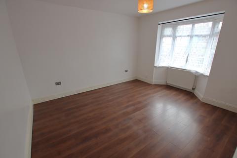 3 bedroom terraced house to rent, Becontree Avenue, Dagenham RM8