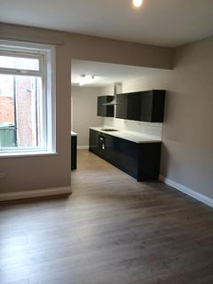 2 bedroom flat to rent, Rectory Road, Gateshead NE8