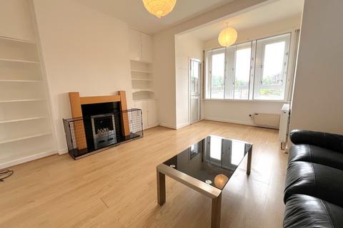 3 bedroom flat to rent, Great Western Road, Glasgow G13