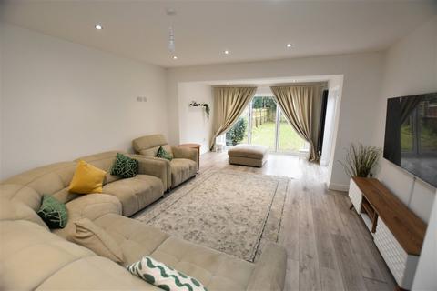 8 Dovedale Avenue, Shirley, Solihull, B90 2AP