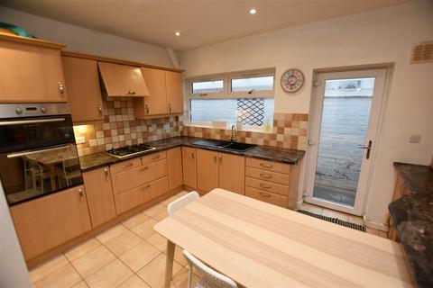 8 Dovedale Avenue, Shirley, Solihull, B90 2AP