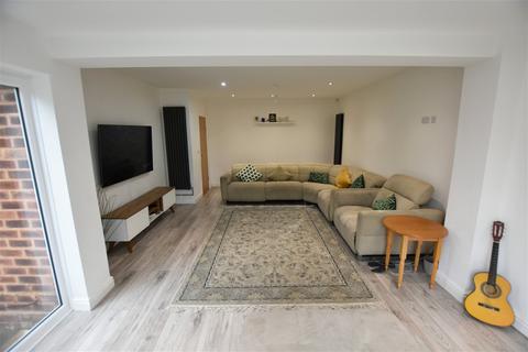 8 Dovedale Avenue, Shirley, Solihull, B90 2AP