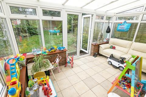 39 Ashwell Drive, Shirley, Solihull, B90 3LR