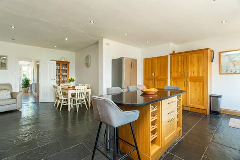 4 bedroom chalet for sale, South Street, Whitstable, CT5