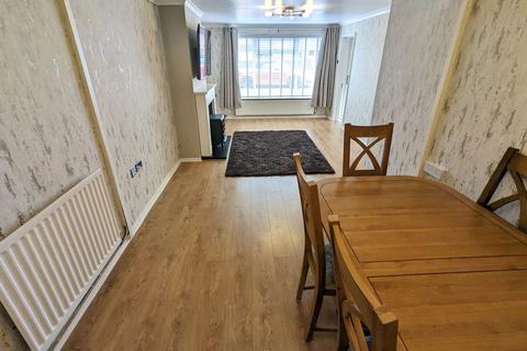 14 Bronte Farm Road, Shirley, Solihull, B90 3DE