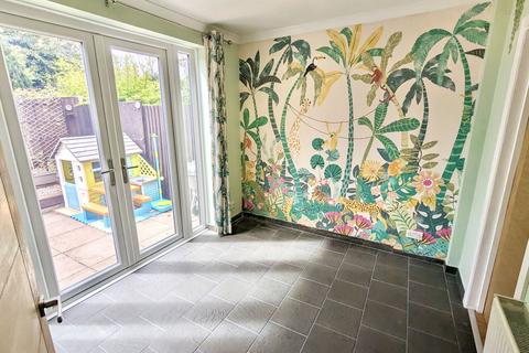 14 Bronte Farm Road, Shirley, Solihull, B90 3DE
