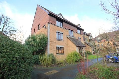 Studio to rent, Dorchester Court, Woking GU22