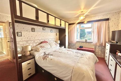 74 Colesbourne Road, Solihull, B92 8LF