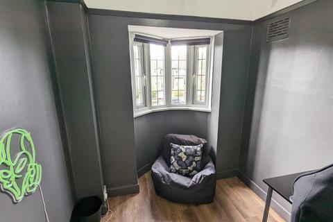 62 Braemar Road, Solihull, B92 8BS